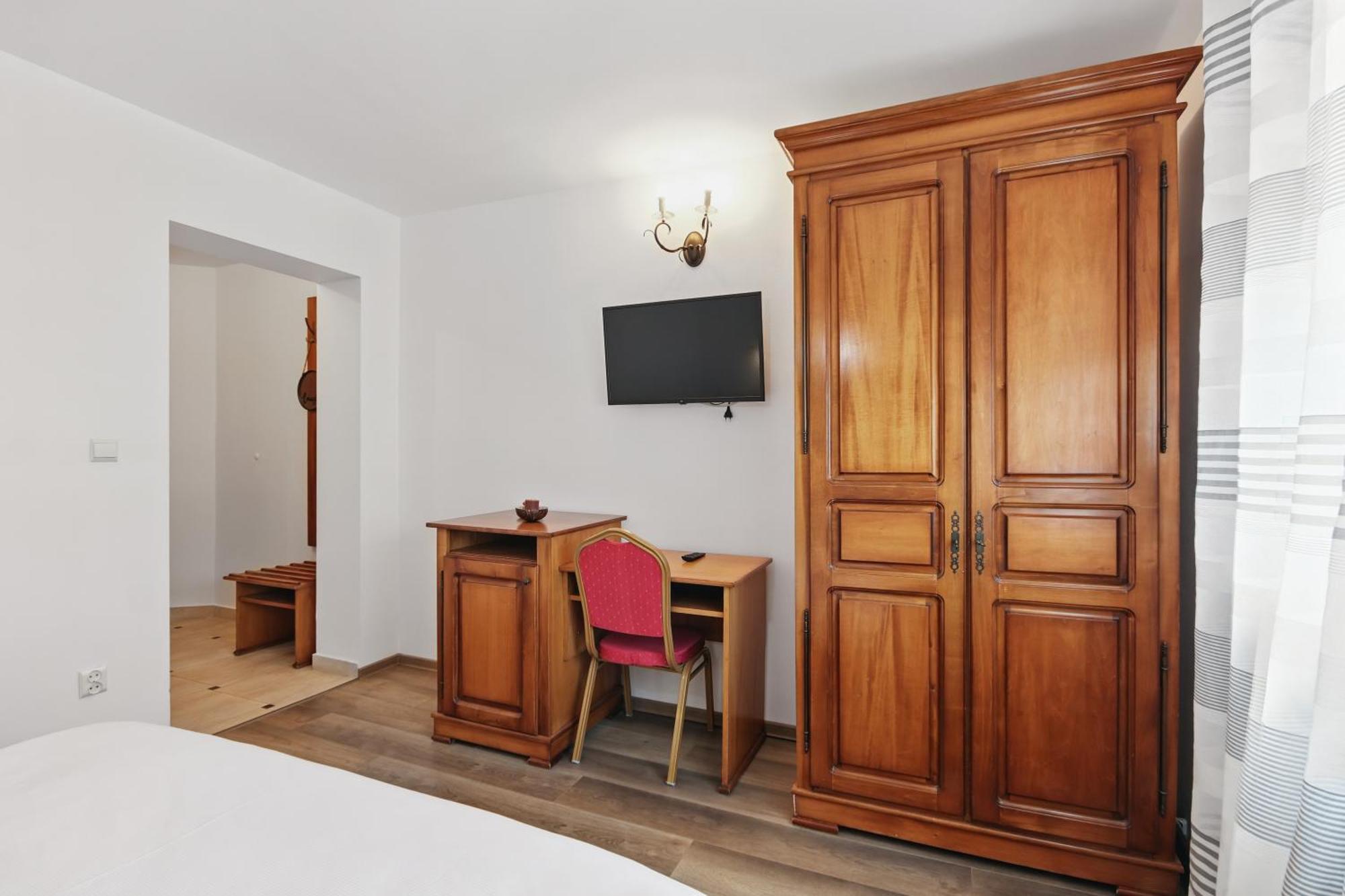 Отель Casa Galand Parscov Экстерьер фото